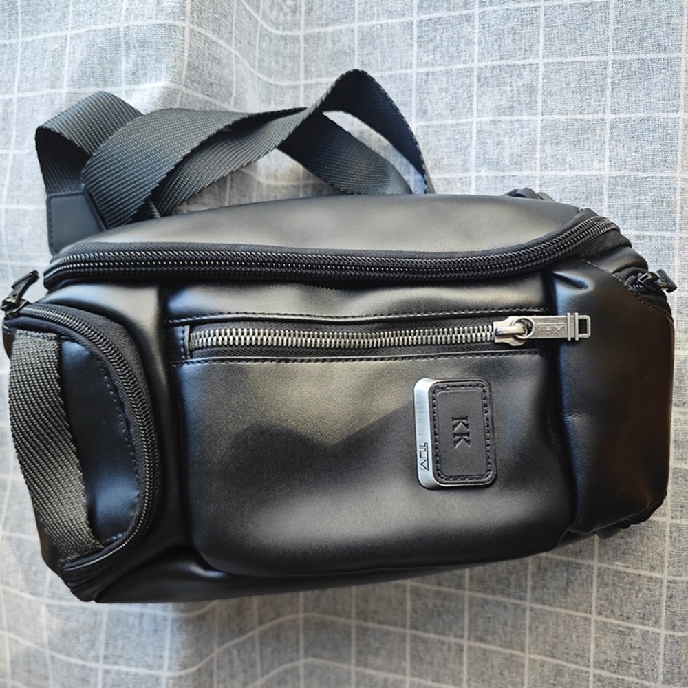 Louis Vuitton Men's Casual Waist Bag